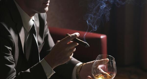 عکس پروفایل پسرانه با مشروب
