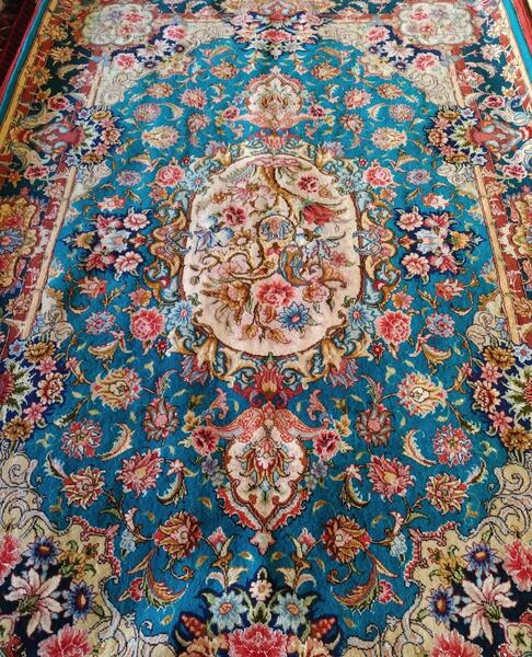 عکس فرش دستباف ابریشمی