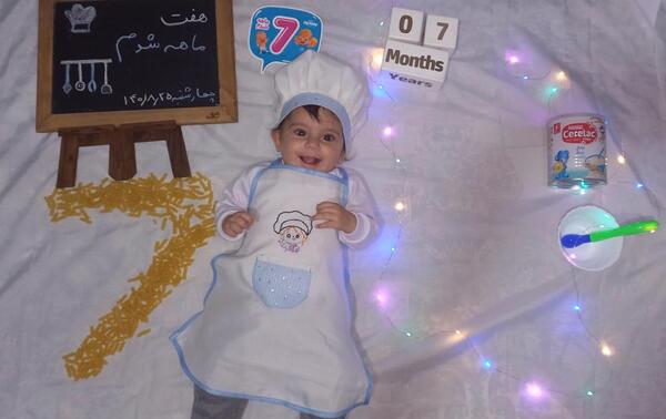 ایده عکس ماهگرد با گل محمدی