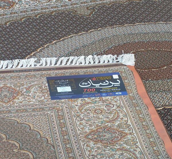 عکس فرش ماشینی طرح ماهی