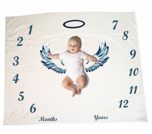 عکس ماهگرد نوزاد با کاپ کیک