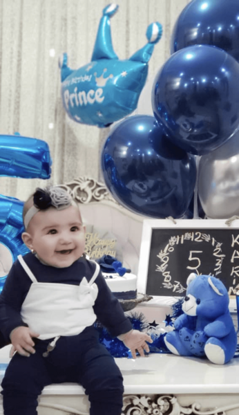عکس ماهگرد نوزاد با کاپ کیک