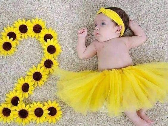 ایده عکس ماهگرد نوزاد دختر دو ماهه
