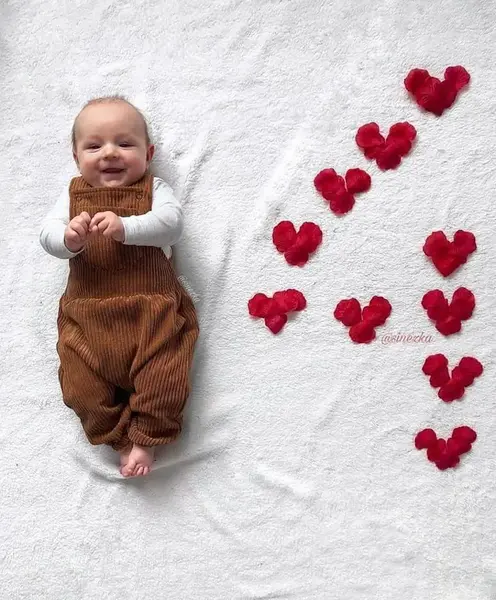 عکس ماهگرد نوزاد آتلیه