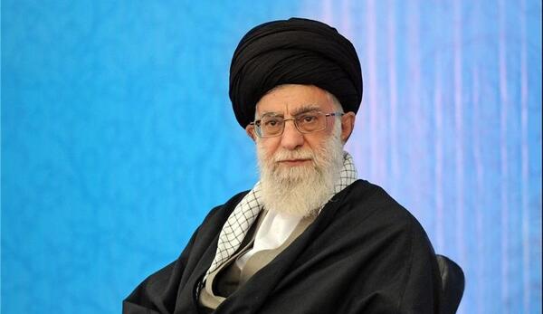 عکس جدید رهبری در کتابخانه