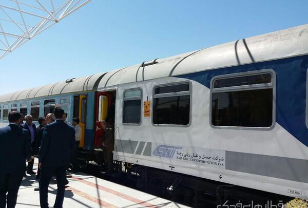 عکس داخل قطار همدان مشهد