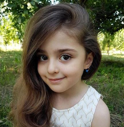 عکس دختر بچه خوشگل چشم ابرو مشکی