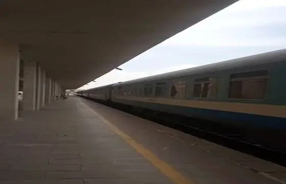 عکس داخل قطار پارس لاریم
