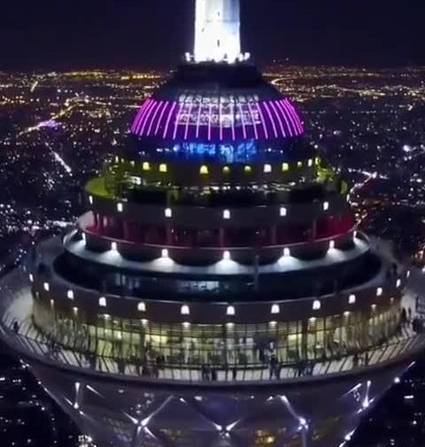 عکس داخل برج میلاد تهران در شب