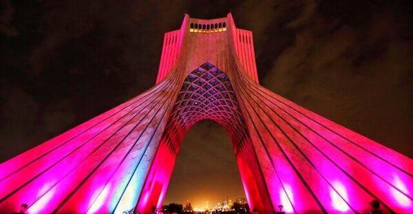 عکس داخل برج میلاد تهران در شب