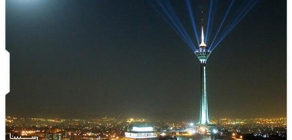 عکس داخل برج میلاد تهران در شب