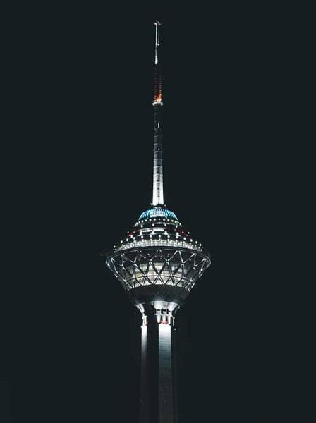 عکس داخل برج میلاد در شب