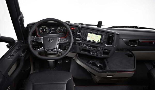 عکس داخل اسکانیا جدید