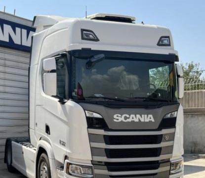 عکس داخل اسکانیا ۴۵۰