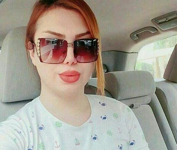 عکس دختر داخل آرایشگاه