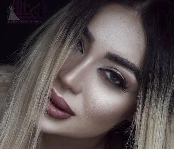 عکس دختر داخل آرایشگاه