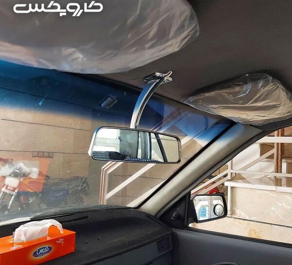 عکس داخل آینه ماشین