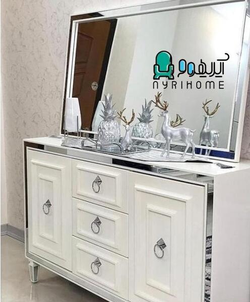 عکس داخل آینه کنسول