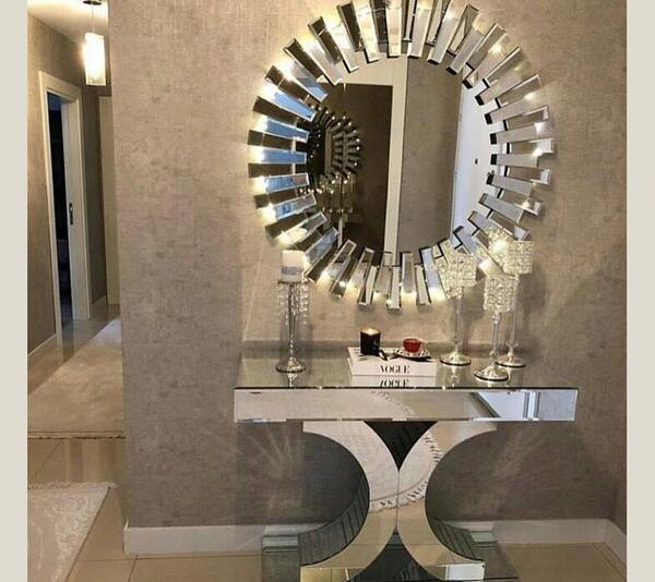 عکس داخل آینه کنسول