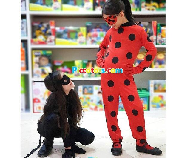 عکس وسایل های دختر کفشدوزکی و گربه سیاه