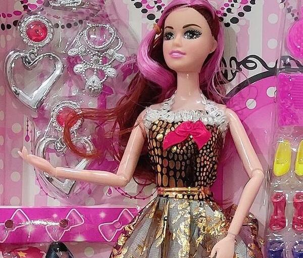 عکس عروسک باربی با وسایل جدید