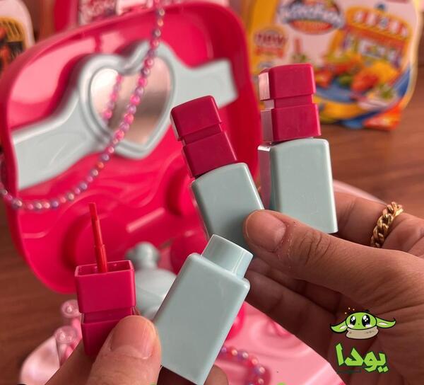 عکس وسایل آرایشی صورتی