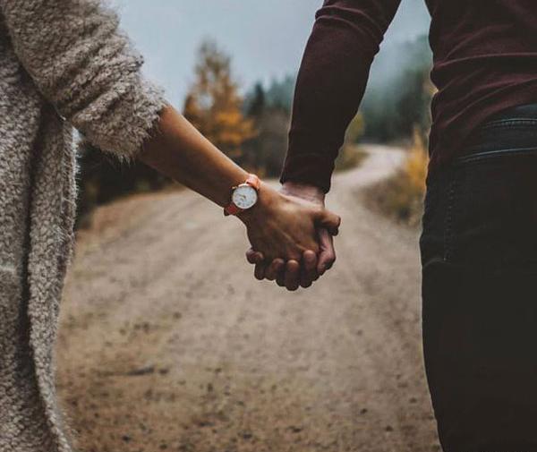 عکس پروفایل عاشقانه با لباس ست