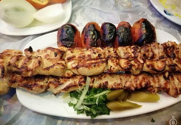 عکس داخل رستوران پسرخاله هشتگرد