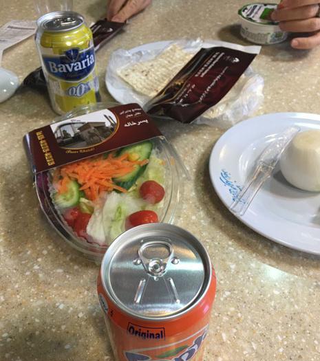 عکس داخل رستوران پسرخاله هشتگرد