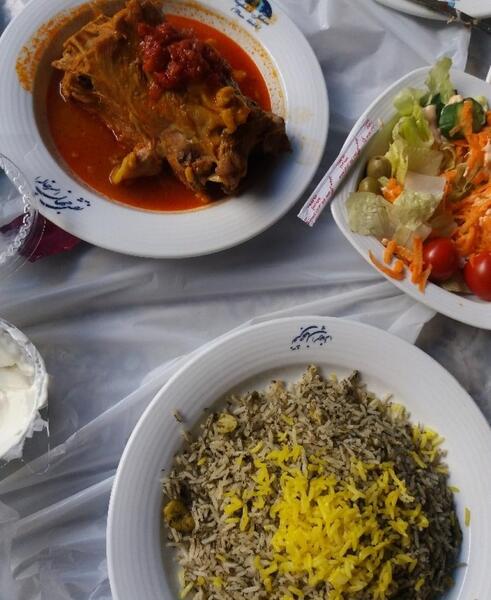 عکس داخل رستوران پسرخاله هشتگرد