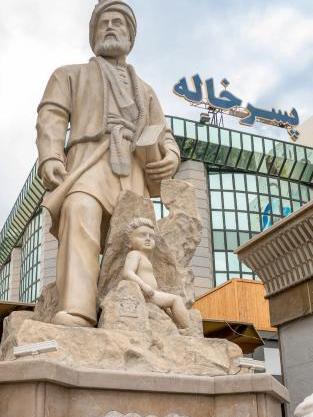 عکس داخل رستوران پسرخاله هشتگرد