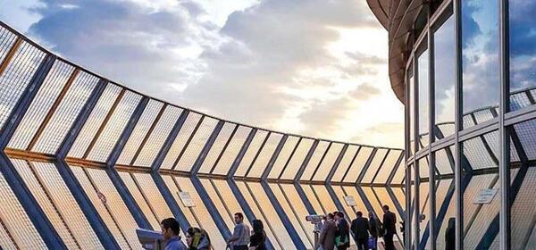 عکس داخل رستوران برج میلاد