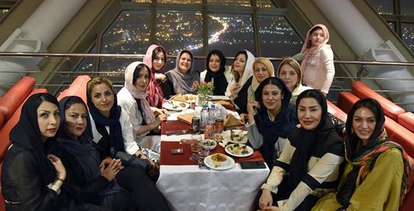عکس داخل رستوران برج میلاد