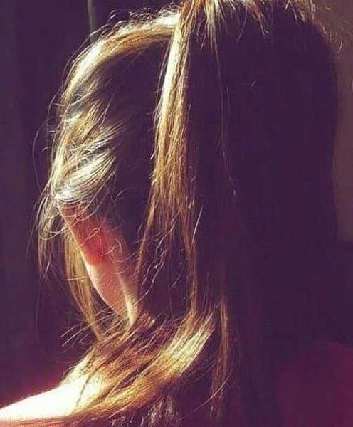 عکس فیک دختر مو بلند از پشت