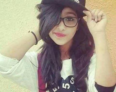عکس فیک دختر با کلاه کپ