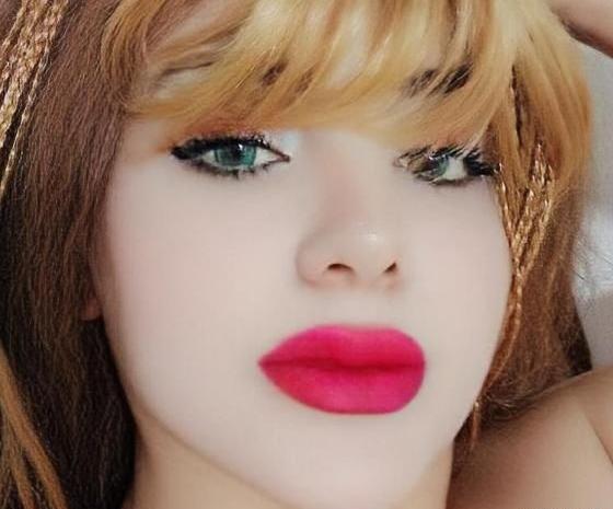 عکس فیک دختر مو صورتی