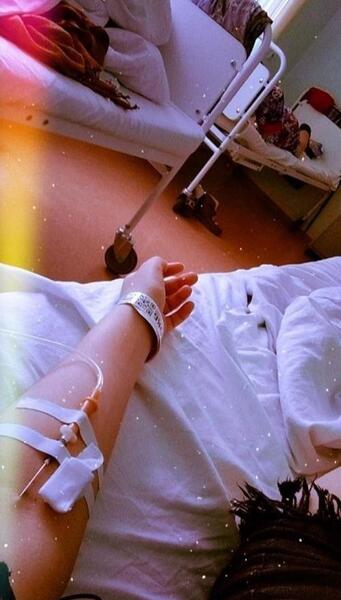 عکس دختر فیک روی تخت بیمارستان