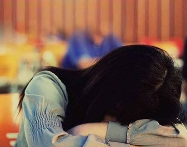 فیک پروفایل عکس دختر با چهره نامعلوم