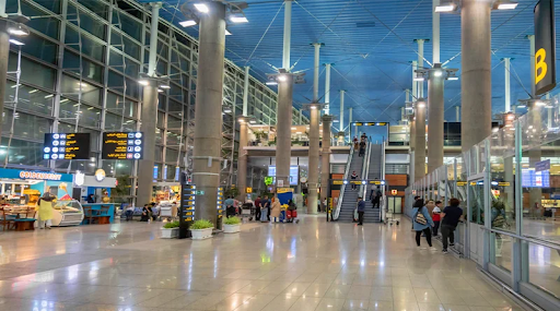 عکس داخل فرودگاه مشهد