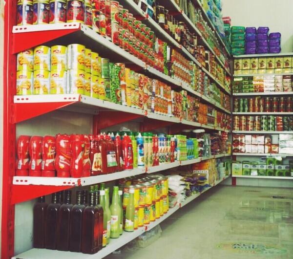 عکس داخل فروشگاه مواد غذایی