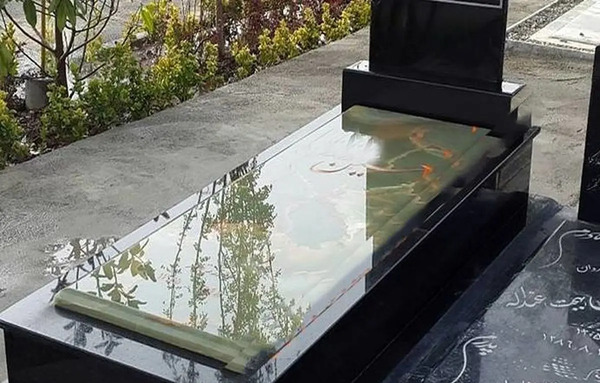 عکس سنگ قبر پدر علی دایی