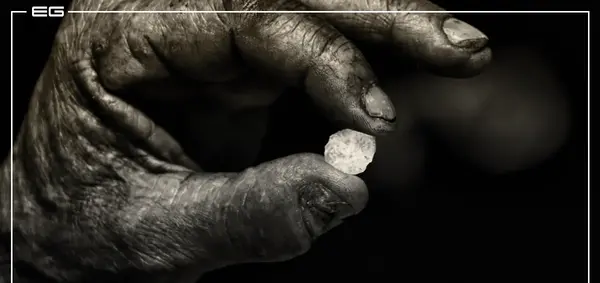 عکس سنگ الماس خام طبیعی