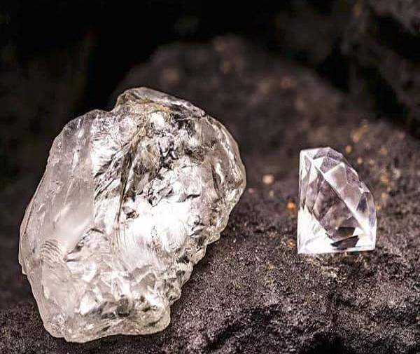 عکس سنگ الماس آبی