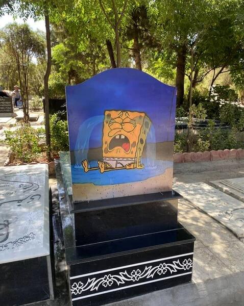 عکس پشت سنگ قبر
