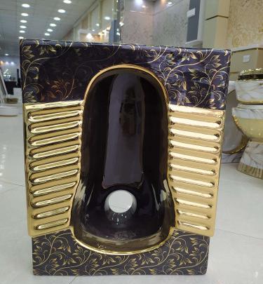 عکس سنگ توالت طلایی