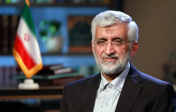 عکس جلیلی در راهپیمایی اربعین