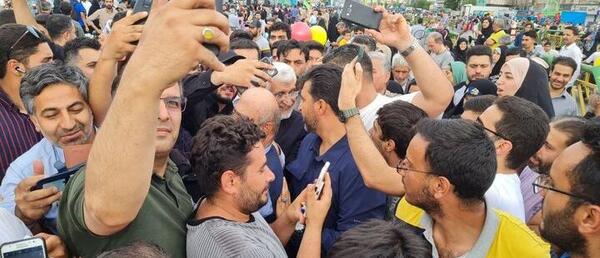 عکس جلیلی در راهپیمایی اربعین