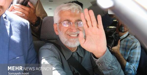 عکس جلیلی در راهپیمایی اربعین