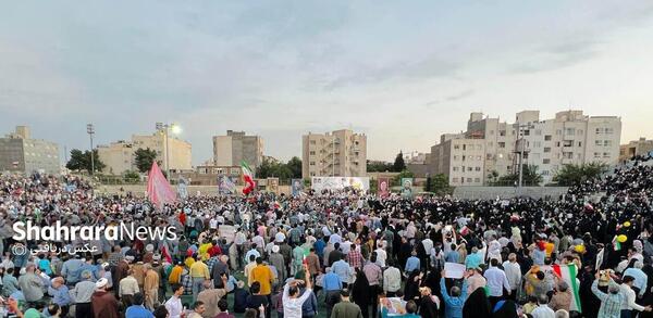 عکس جلیلی در راهپیمایی اربعین