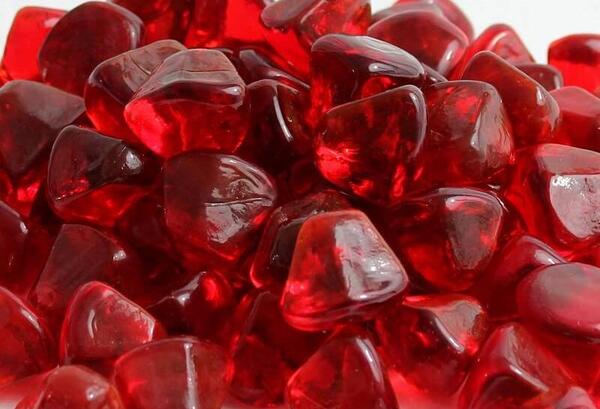 عکس سنگ زمرد قرمز
